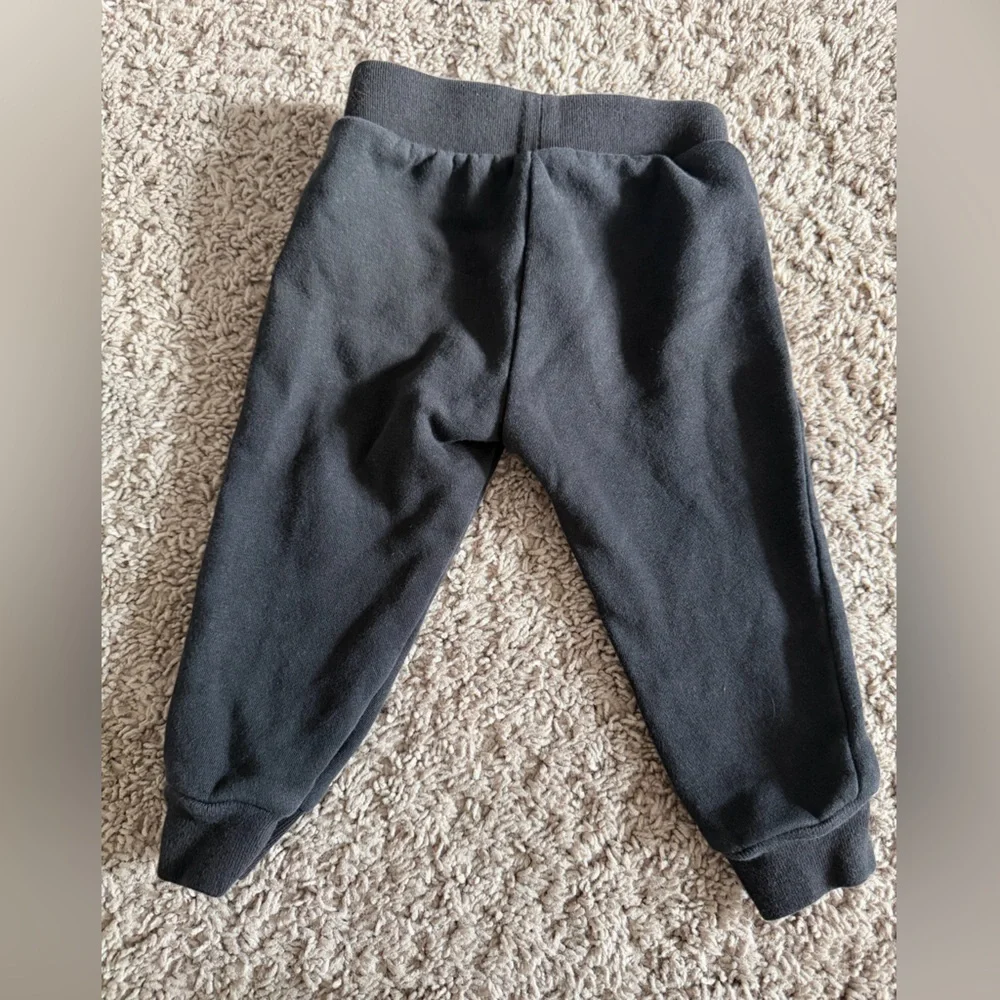 Preloved GAP Charcoal Kids Jogger Pants - Picture 2 of 3